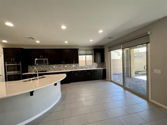 Building Photo - Spectacular NW Home For Rent