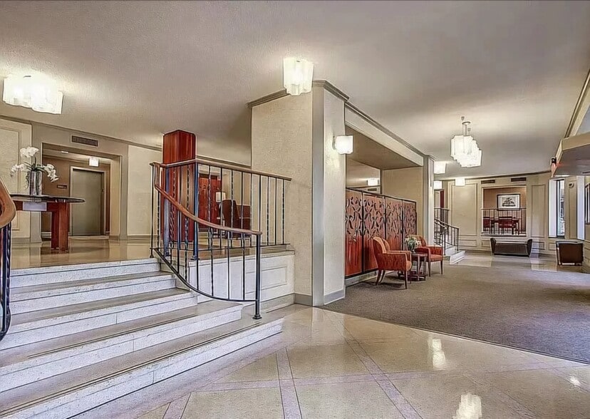 Building lobby - 5901 Mt Eagle Dr