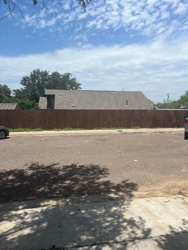 Building Photo - 405 Prescott Loop