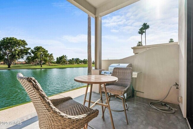 Building Photo - 7861 E Vía Marina