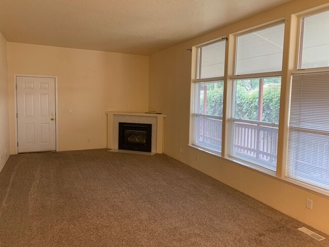 Building Photo - Beautiful 3-Bed Home with Spa Tub, Gas Fireplace & 2-Car Garage – 1,900 Sq Ft