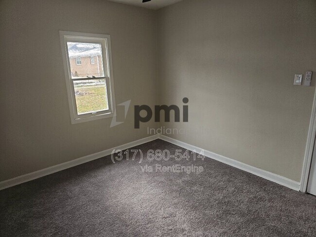 Building Photo - 303 S Fleming St