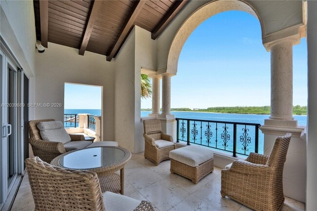 Building Photo - 2244 Fisher Island Dr