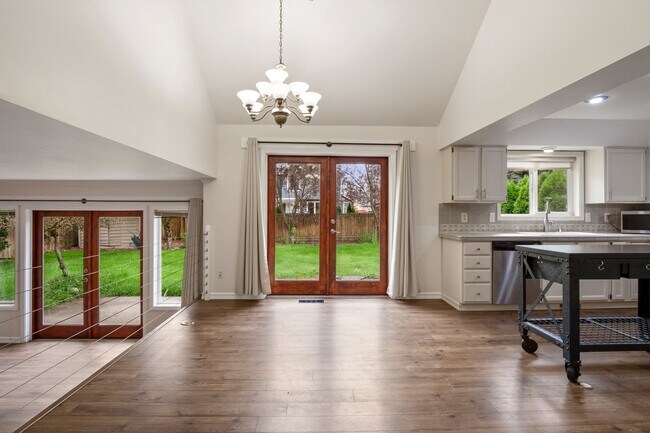 Building Photo - Spacious 5 Bed 3 Bath Home north Spokane with tons to offer