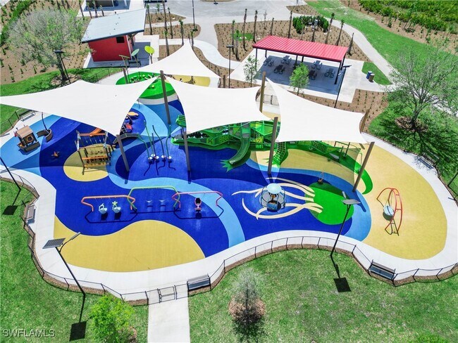 Building Photo - 16420 Seven Lks Ave