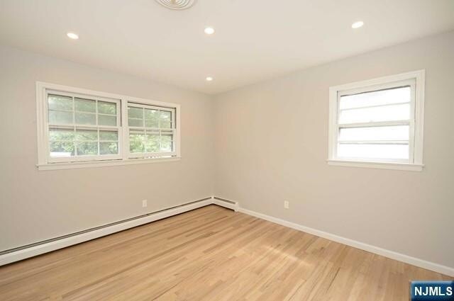 Building Photo - 27-14 Berdan Ave