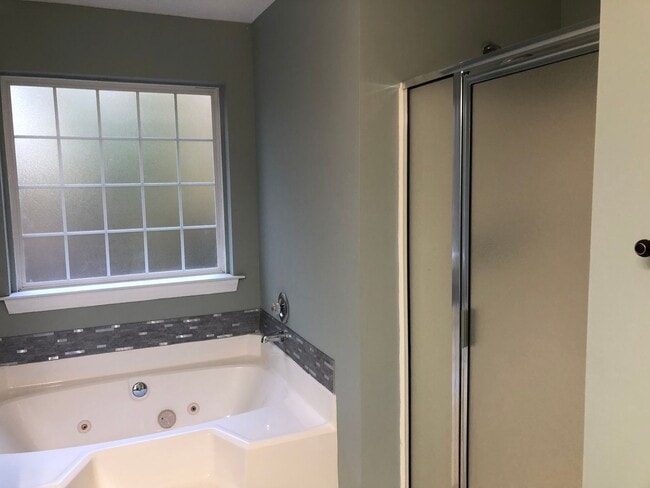 Building Photo - 4323 Lotus Ct