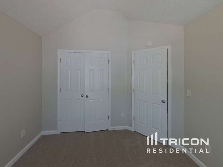 Building Photo - 4411 Gladewood Run
