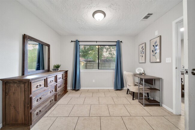 Building Photo - 31723 Ironwood Dr