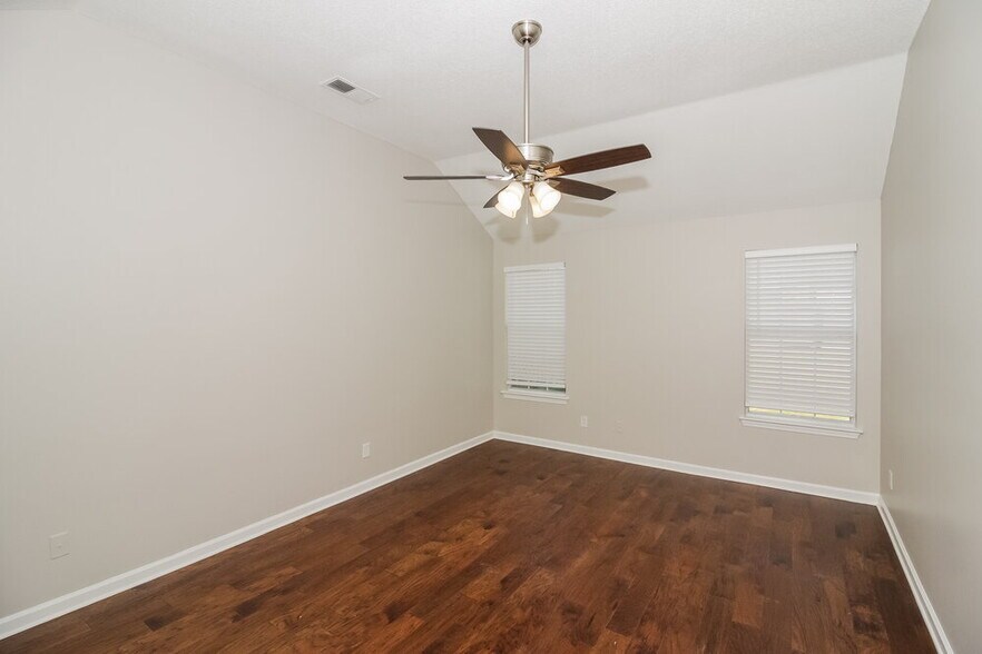 Building Photo - 1143 Breezy Valley Dr