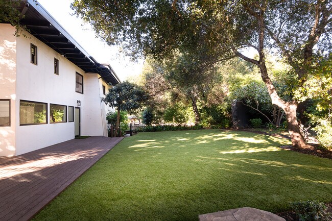 Building Photo - 679 Mission Canyon Rd