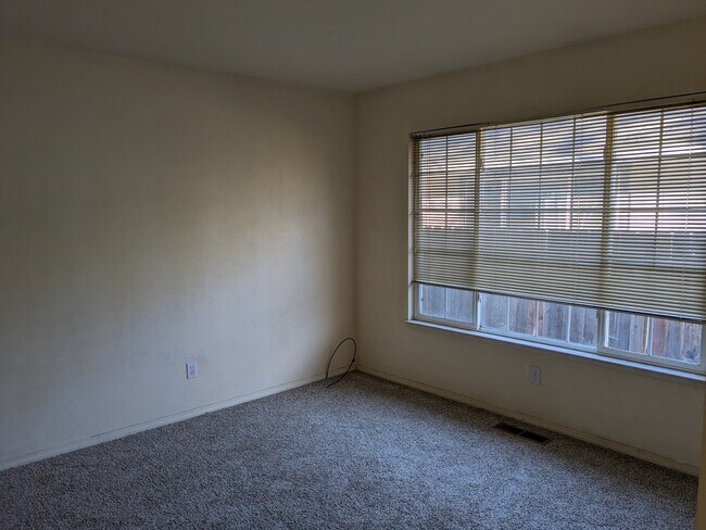 Building Photo - 1807 Rock Ct