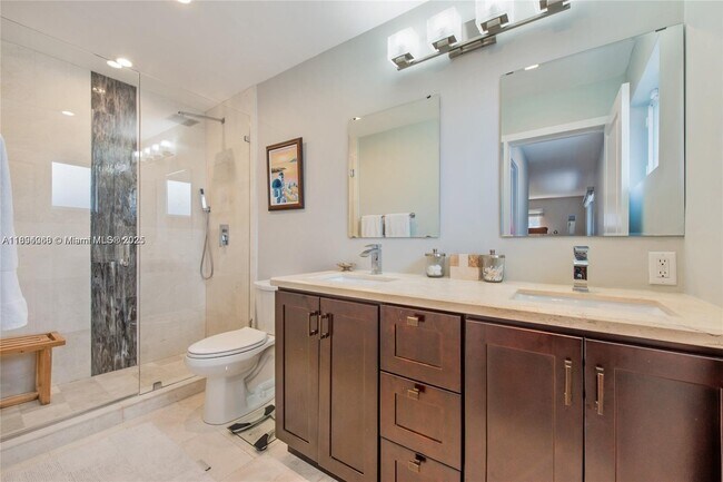 Building Photo - 6560 SW 26th St