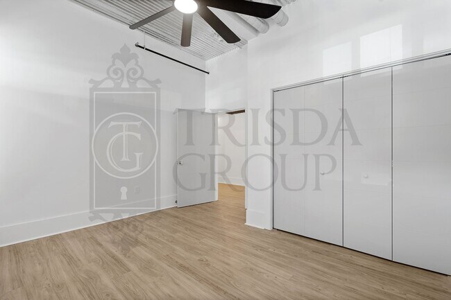 Building Photo - Avail July 15th! Stylish 1-Bedroom Apartment in Mt. Washington –2 Off Street Parking Spaces, AC, ...