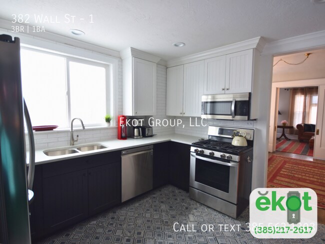 Building Photo - 382 Wall St