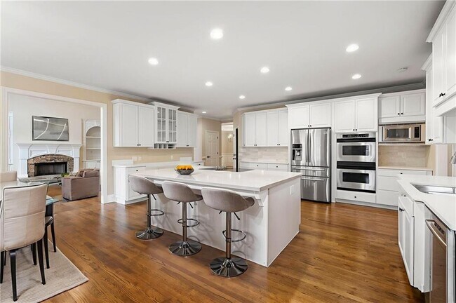 Building Photo - 870 Longstone Landing