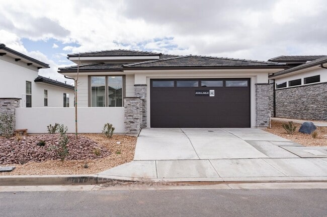 Primary Photo - Beautiful New 3 Bedroom Home in Brio