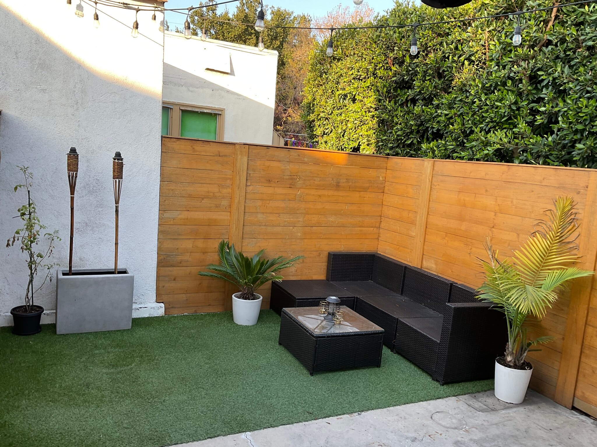 Building Photo - 1227 E 7th St