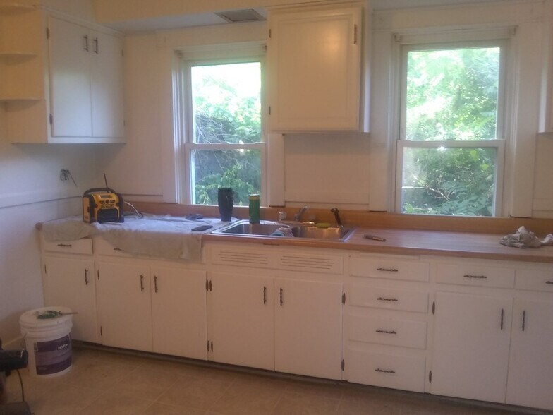 Kitchen - 116 N 5th St