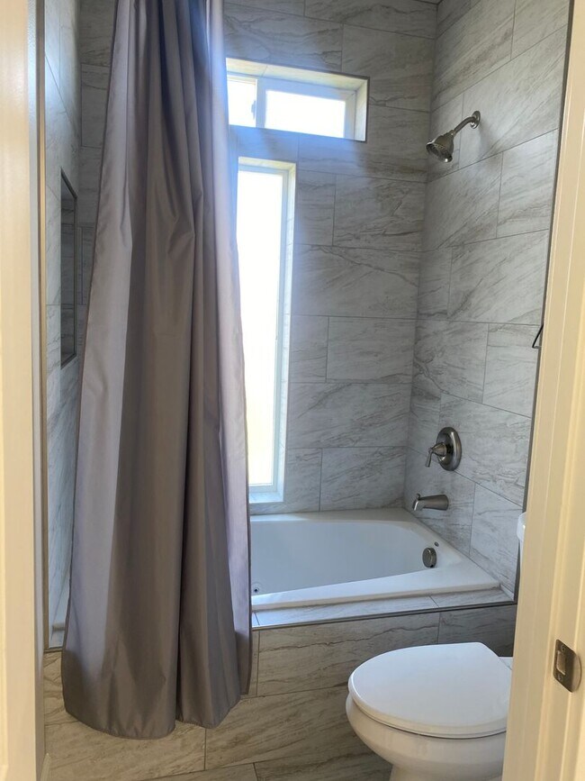 Building Photo - Elegant home in the Heights at Canyon Lakes