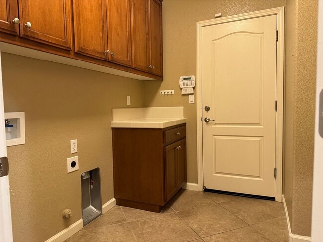 Building Photo - Beautiful 3 bedroom in Whitney Ranch