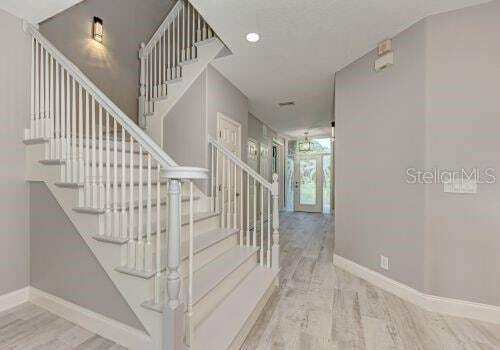 Building Photo - 1648 Bayshore Dr