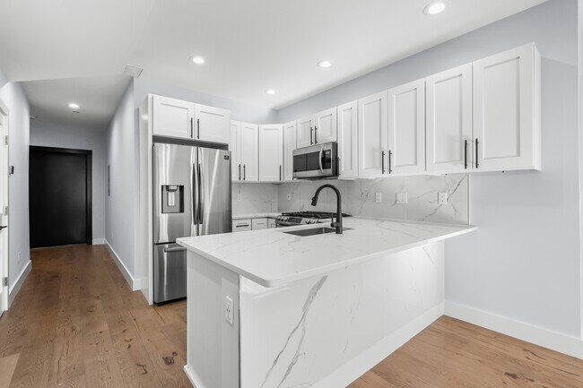 Building Photo - 3850 Washington St