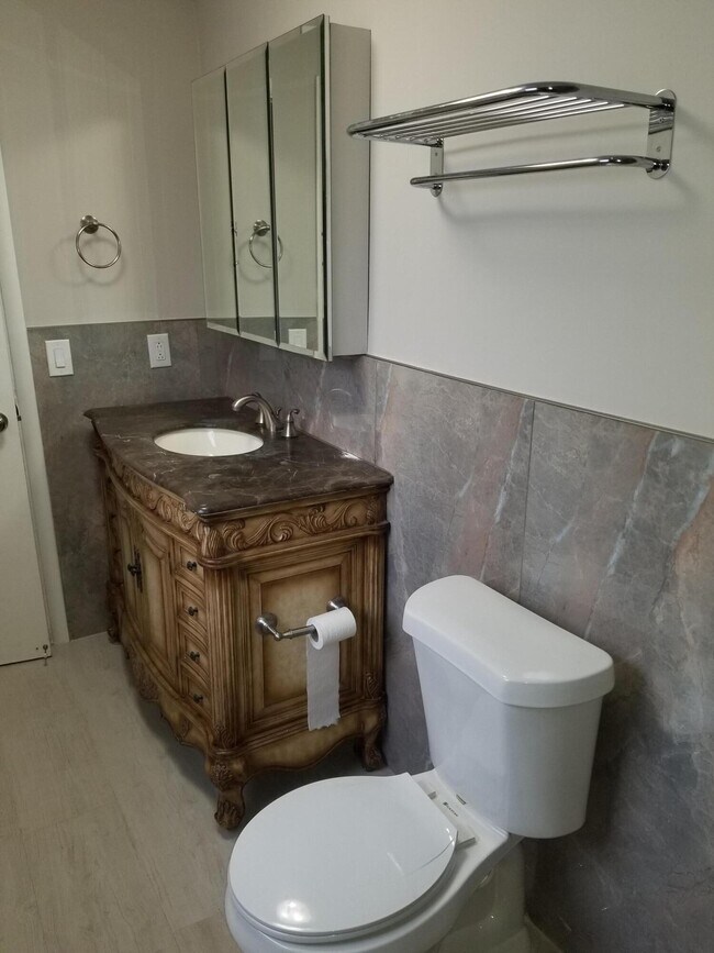 Building Photo - 5861 NW 16th Pl