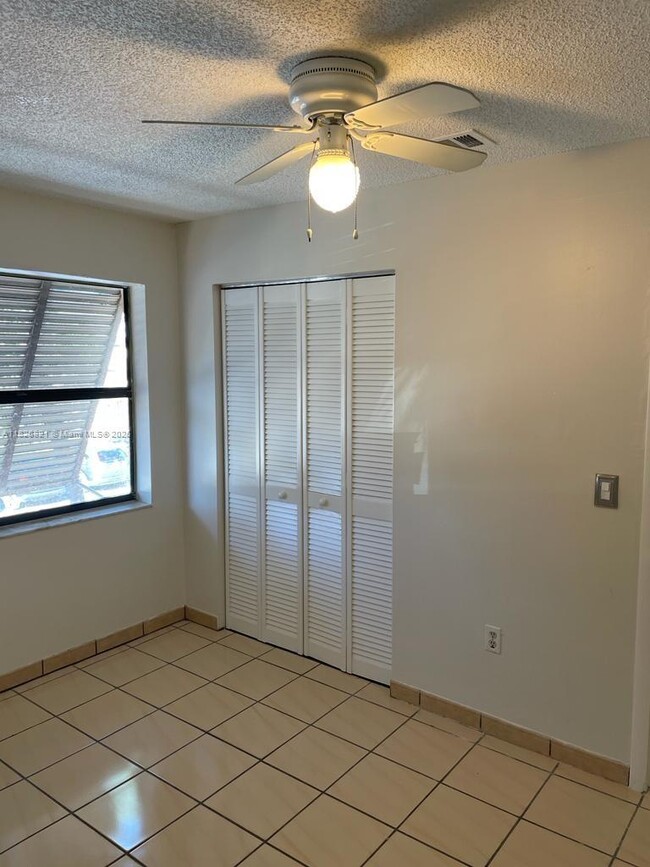 Building Photo - 6862 NW 173rd Dr