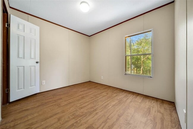 Building Photo - 204 Morris Ln