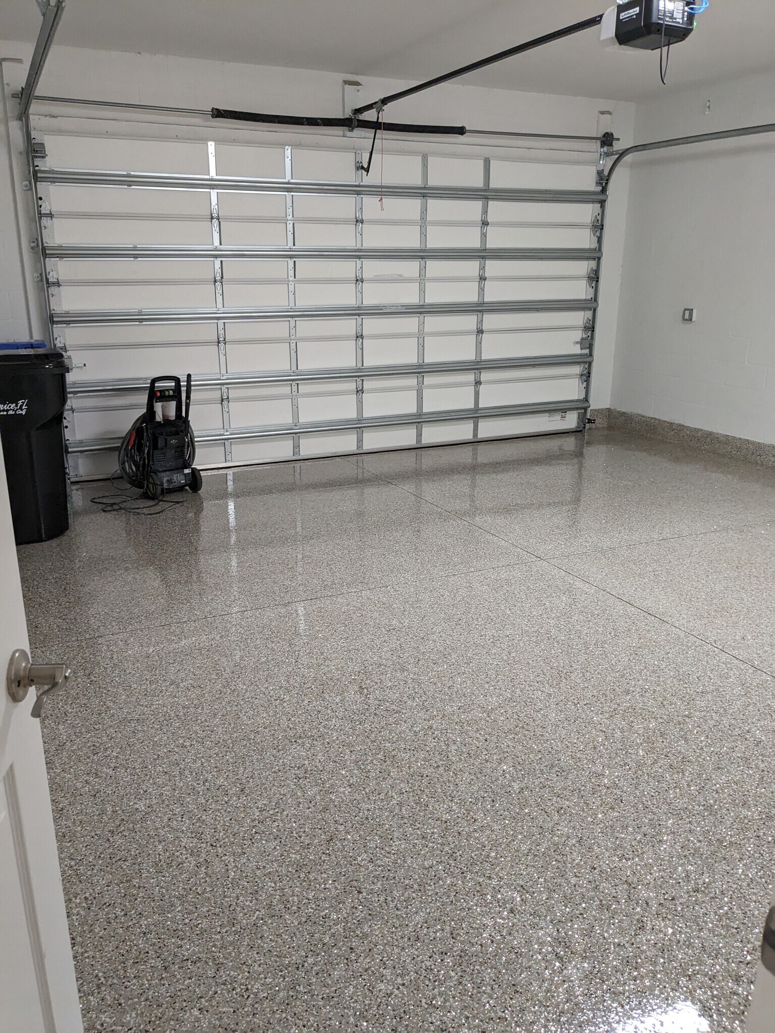 Epoxied garage - 419 Ibiza Loop