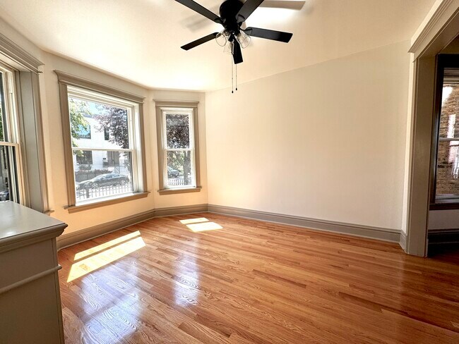 Building Photo - 2424 N Mozart St