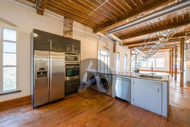 Building Photo - 161 Mangum St SW