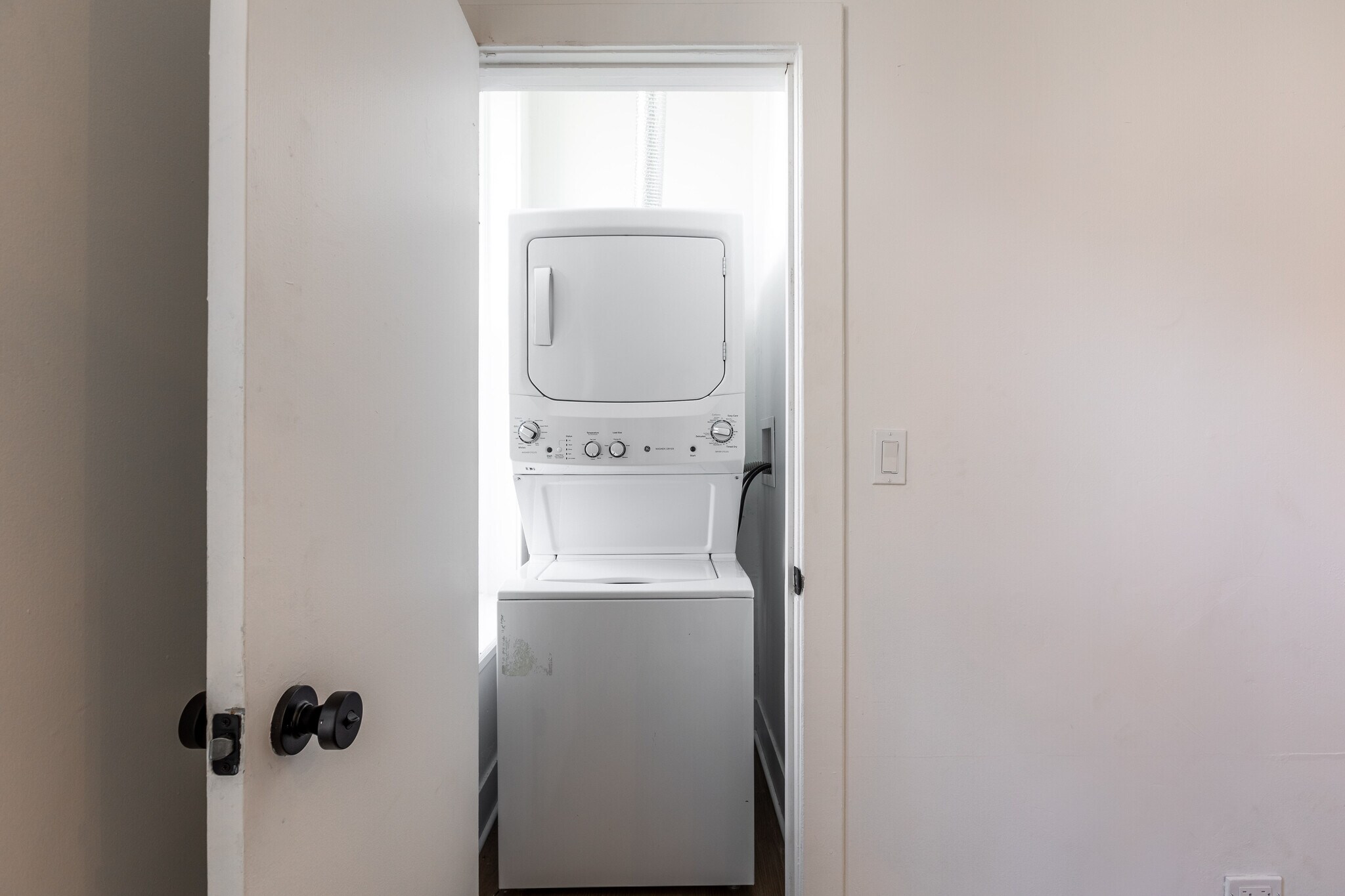 Building Photo - 3211 W Le Moyne St