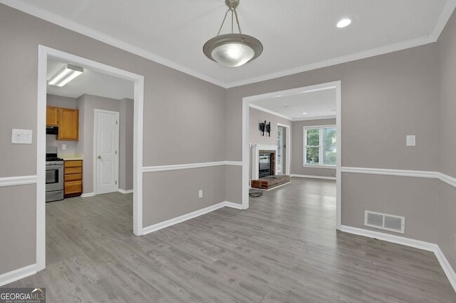 Building Photo - 255 Triple Oaks Dr