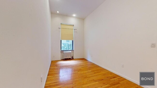 Building Photo - 176 Second Avenue