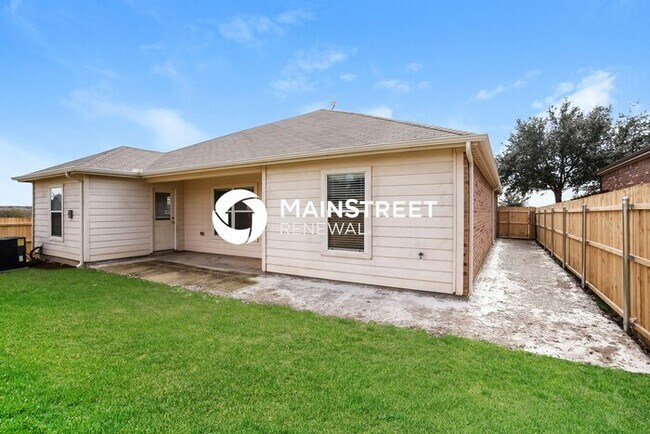 Building Photo - 4 Bedroom Pet-Friendly Home in NEWARK, TX with Main Street Renewal