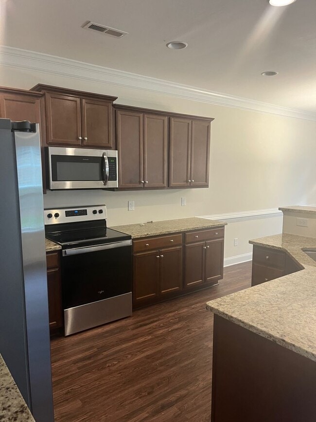 Building Photo - Brick Townhome in Walkertown NC