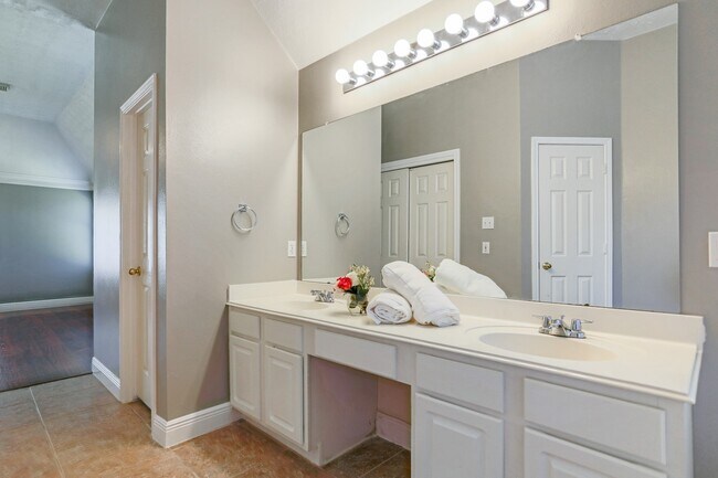 Building Photo - 1110 Cambrian Park Ct