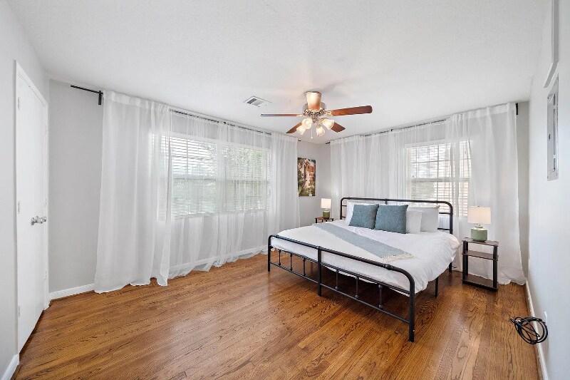 Building Photo - 3237 Rosedale St