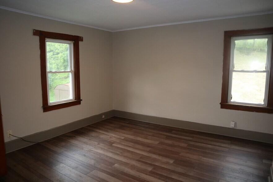 Building Photo - 322 Pike Run Dr