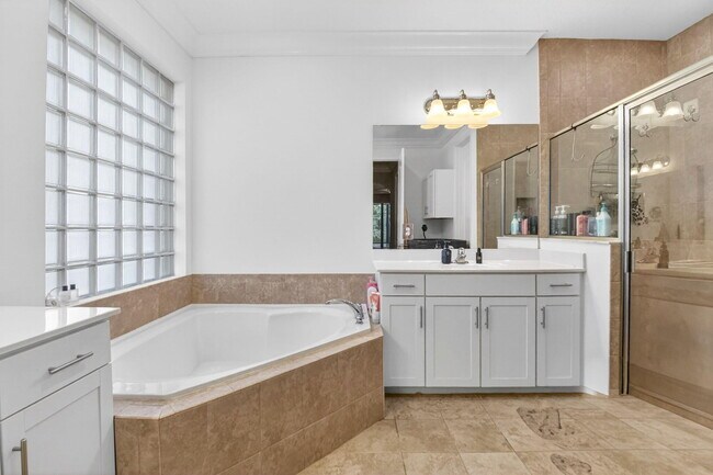 Building Photo - 9062 Gulf Cove Dr