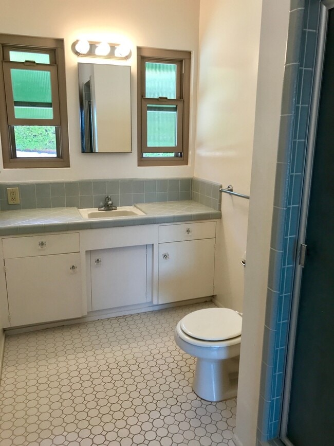Building Photo - Three Bedroom Riviera Home with Ocean View...