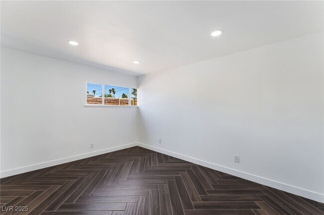 Building Photo - 569 Canosa Ave