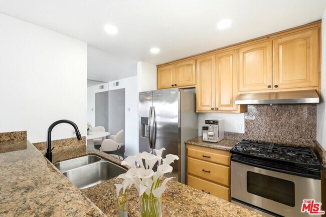 Building Photo - 320 Hermosa Ave