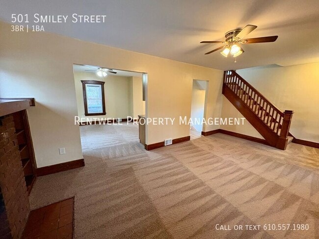 Building Photo - 501 Smiley St