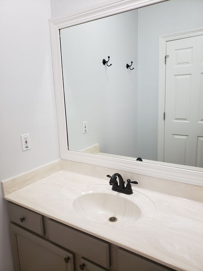 Building Photo - Now Leasing! Highland Village II – Gated a...