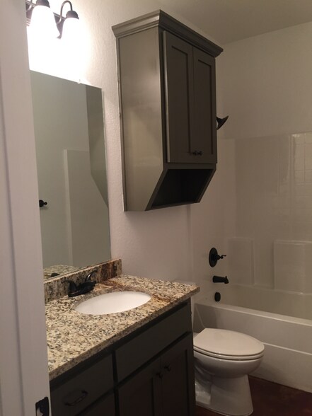 Building Photo - 2610 Burnett Ave