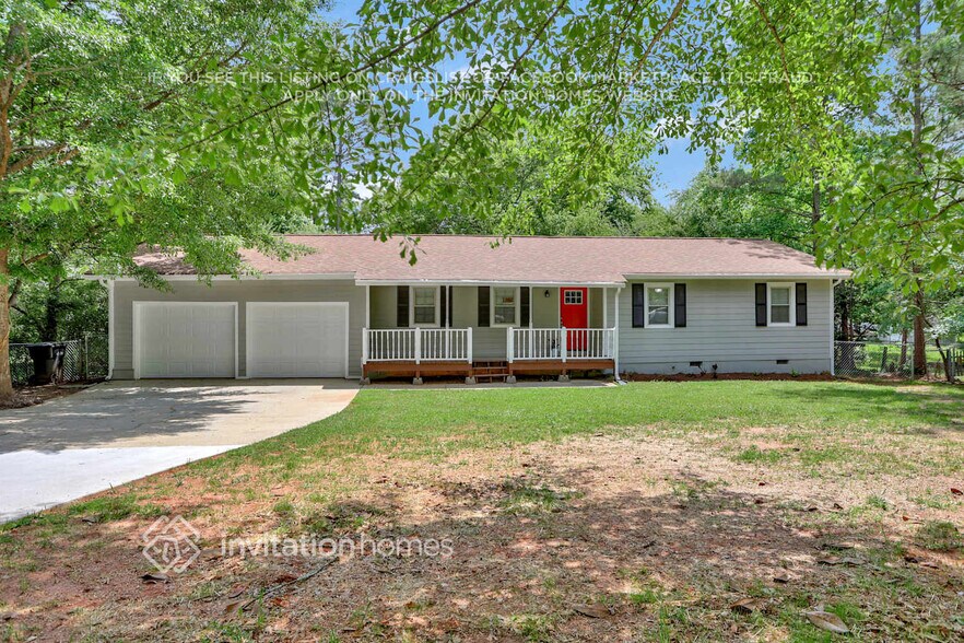 Building Photo - 4812 Hemlock Dr SE