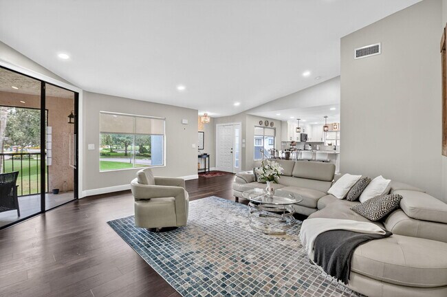 Building Photo - 15307 Strathearn Dr